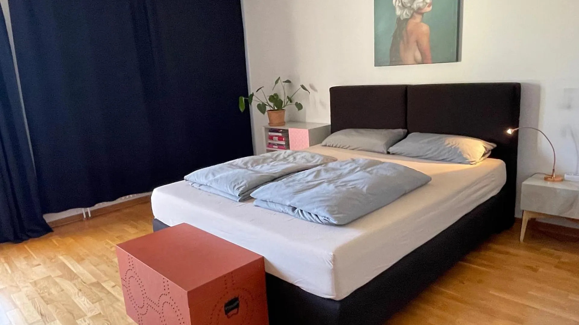 Checkpoint Charlie Apartment Berlin