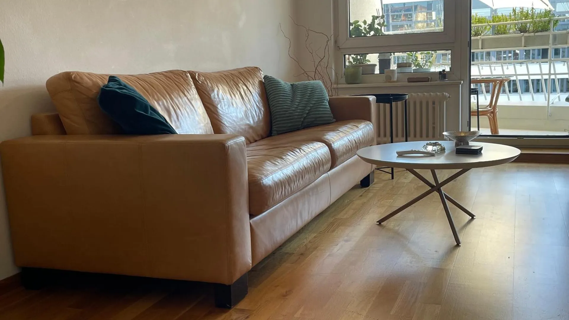 Checkpoint Charlie Apartment Berlin