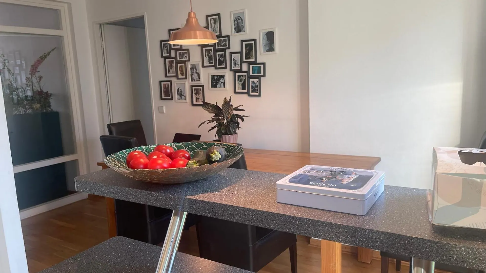 Checkpoint Charlie Apartment Berlin